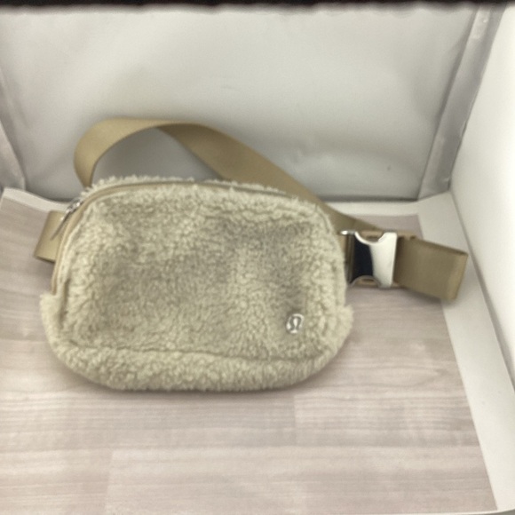 lululemon athletica Belt Bag - Picture 1 of 5